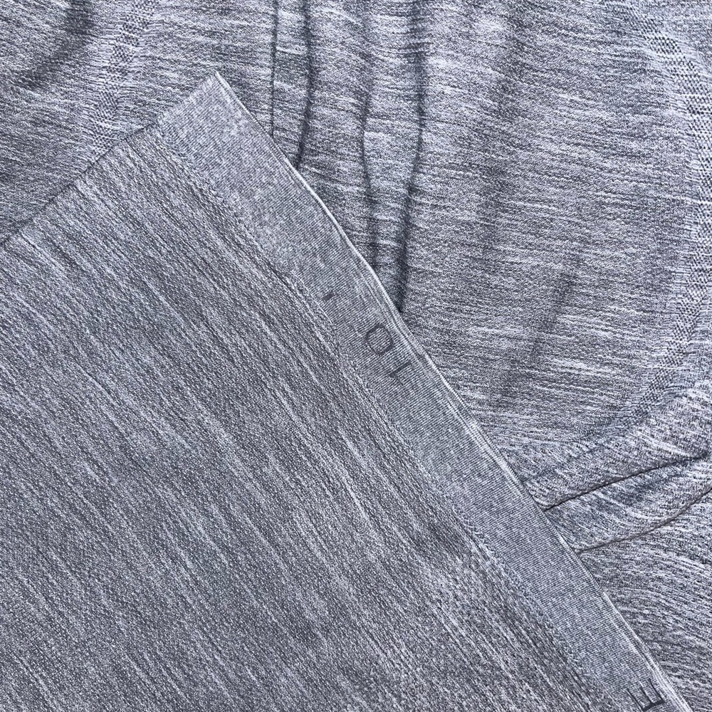 Lululemon gray long sleeve swiftly tech shirt
